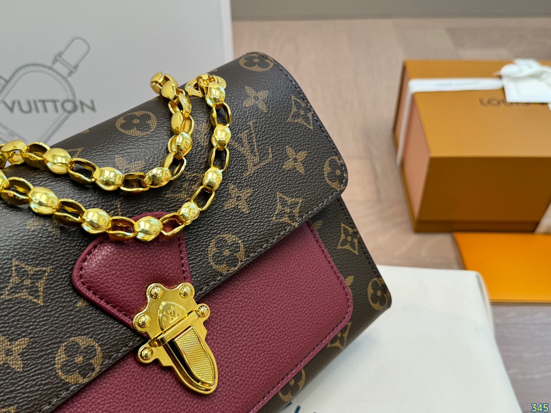 LV victoire chain bag