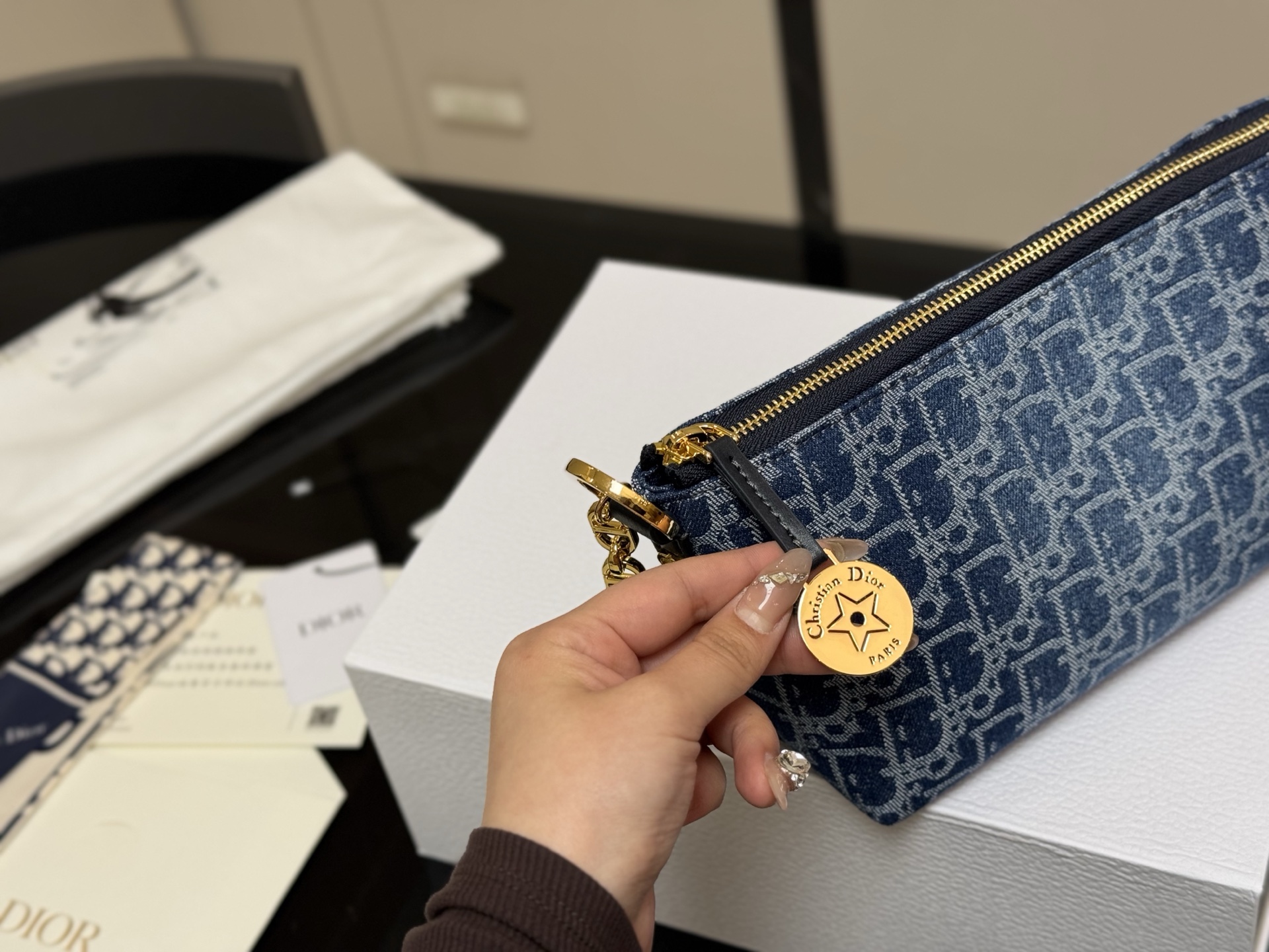 Dior lunch bag top version