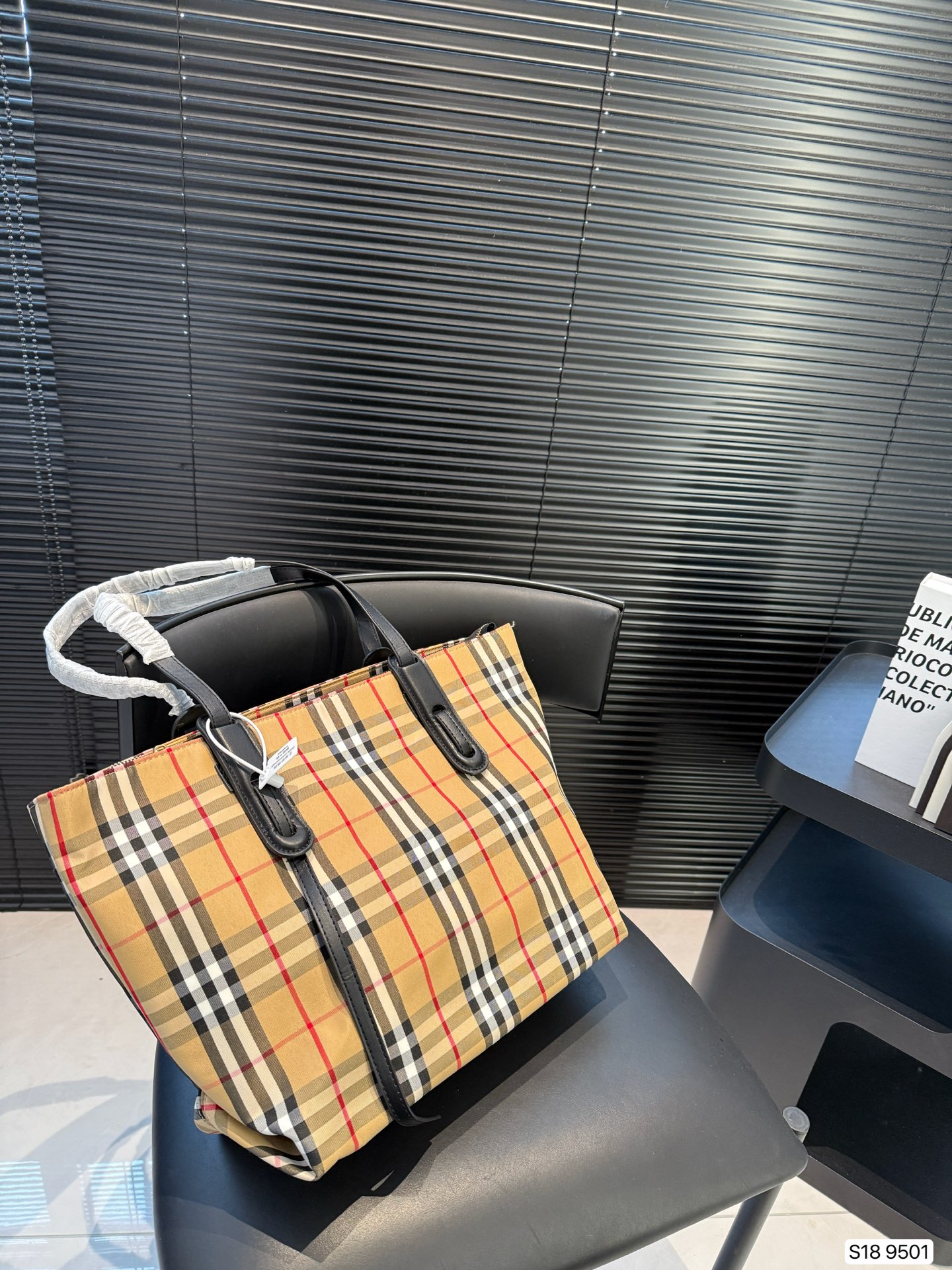 Burberry classic tote bag handbag shoulder bag