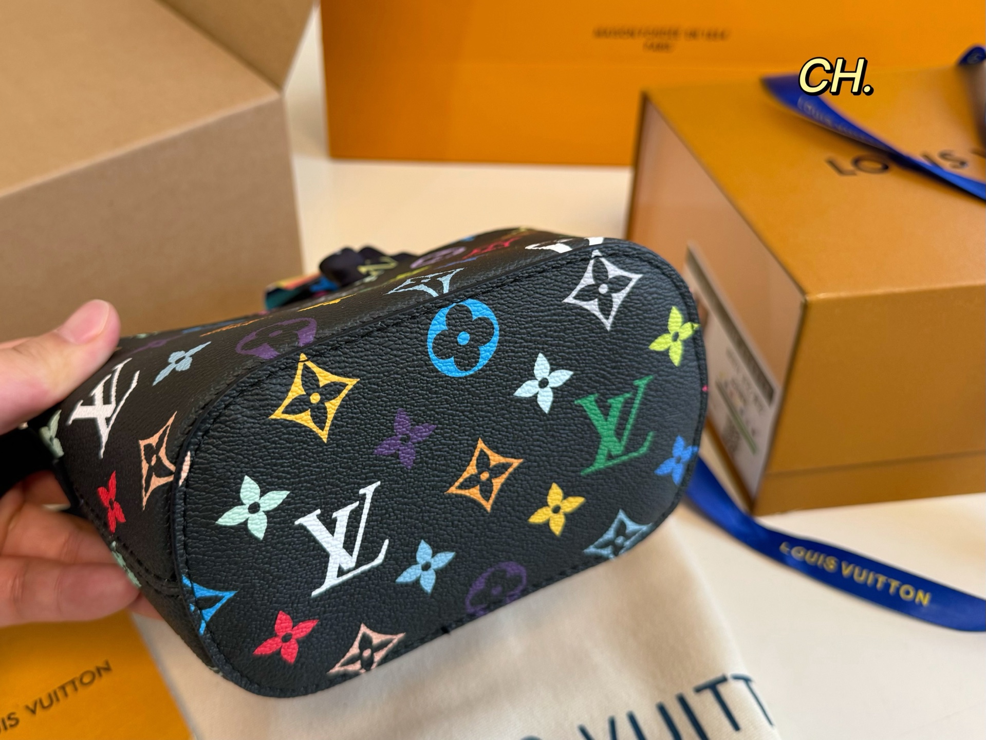 LV second-hand shoulder bag