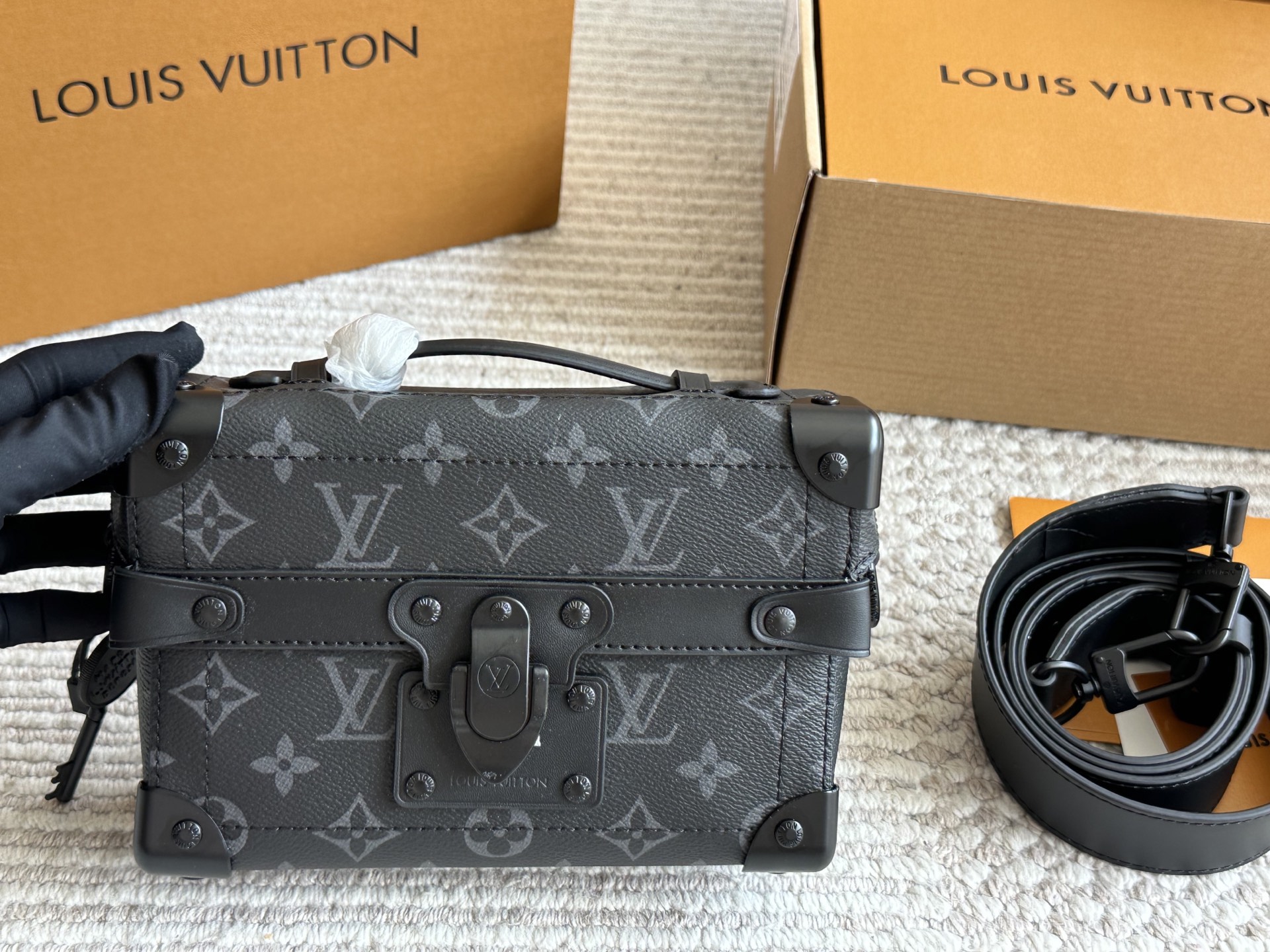 LV men's bag soultrunk box bag