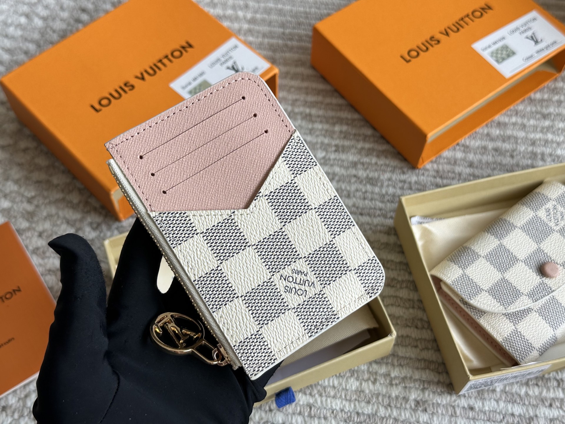 LV white coin purse