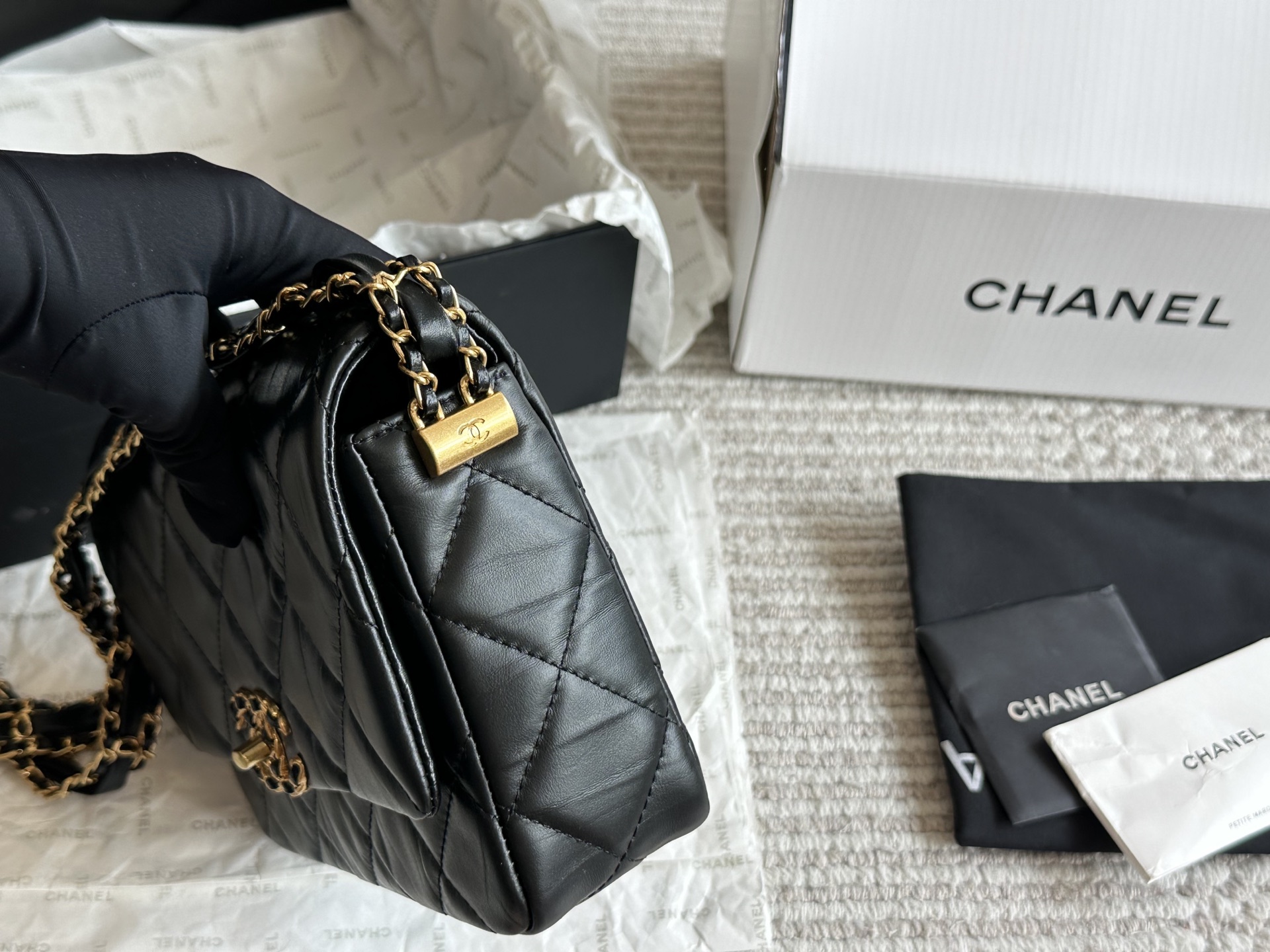 Chanel 23k thick chain square fat man