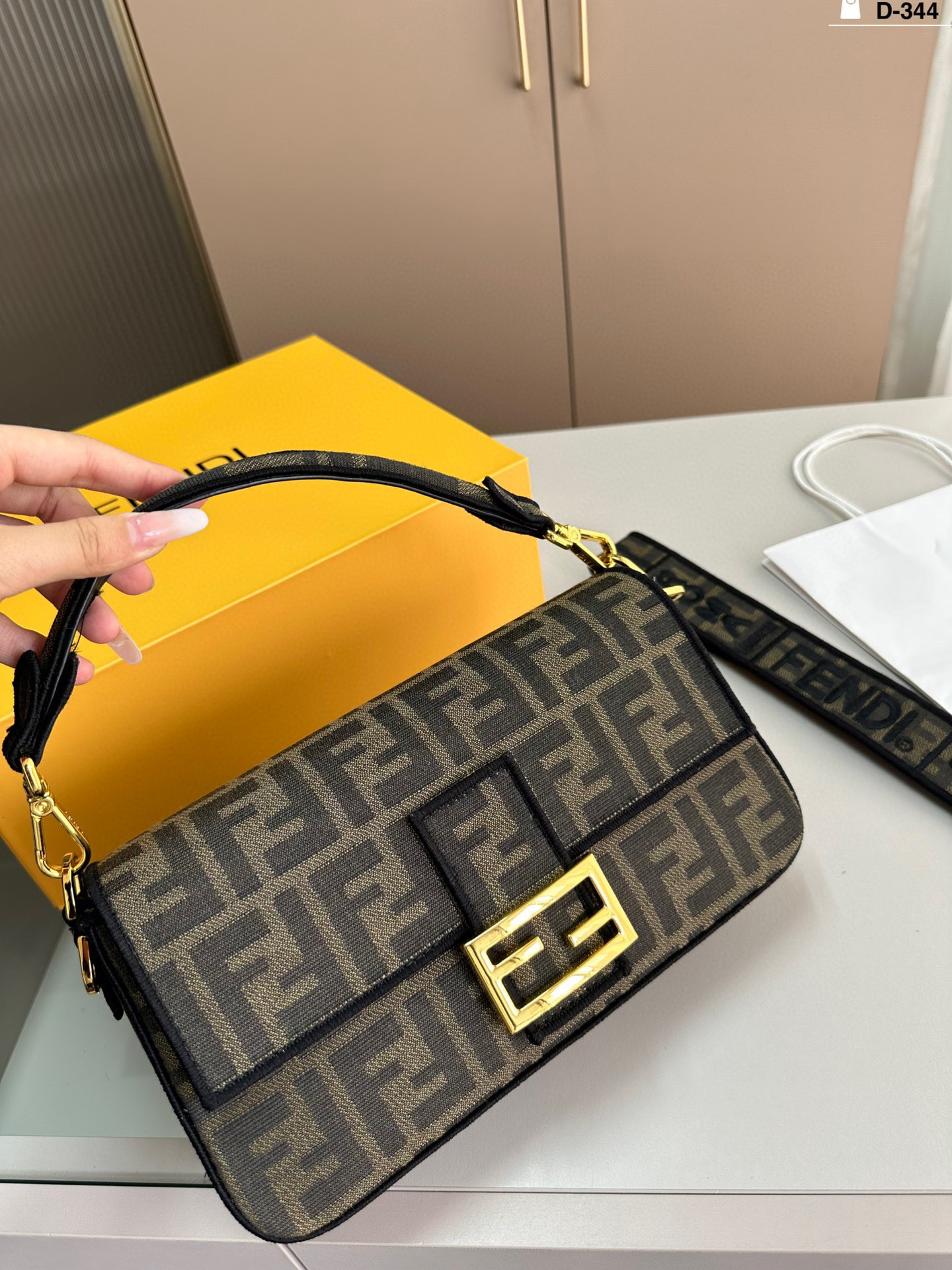Fendi classic baguette bag