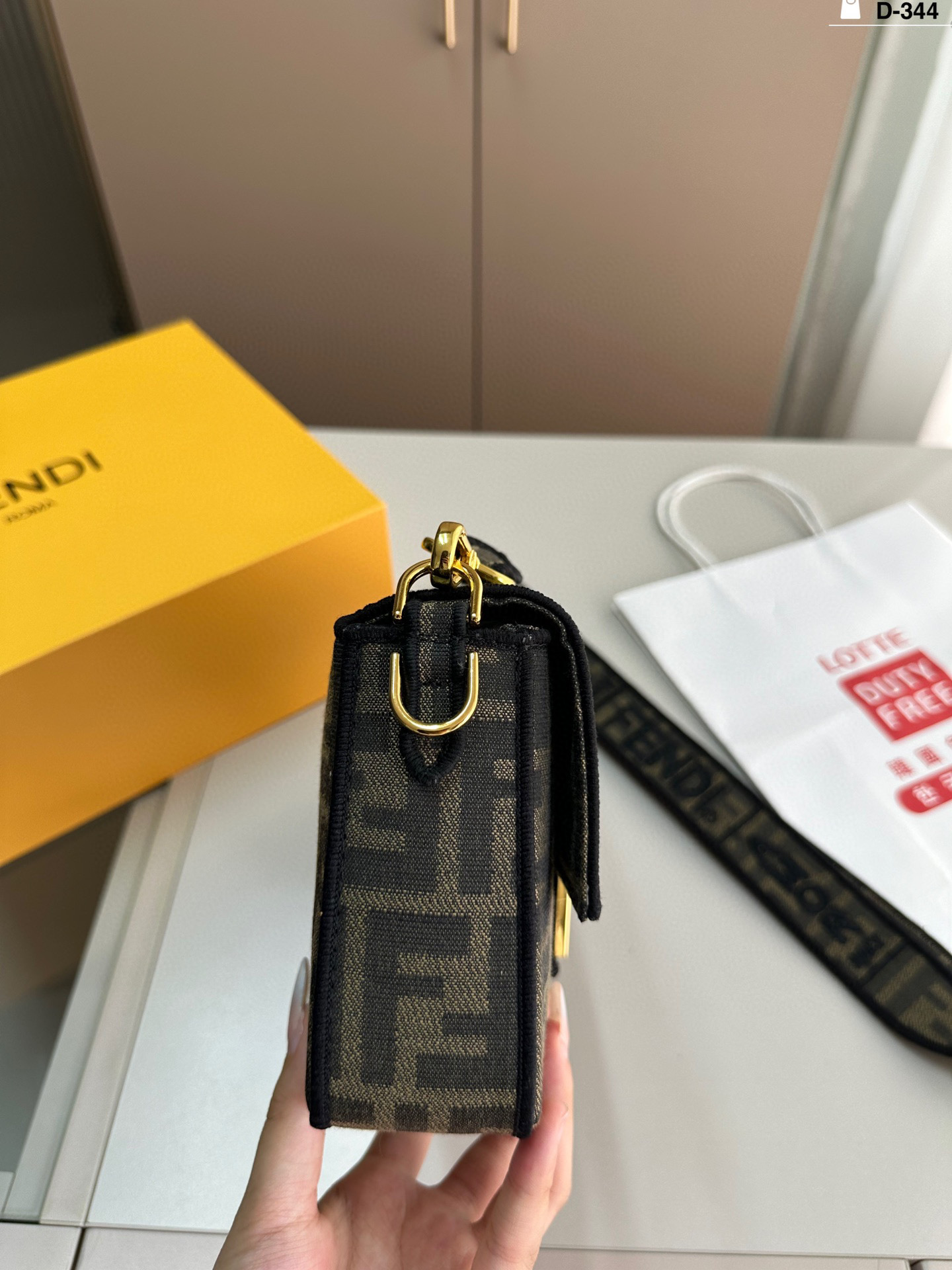 Fendi classic baguette bag