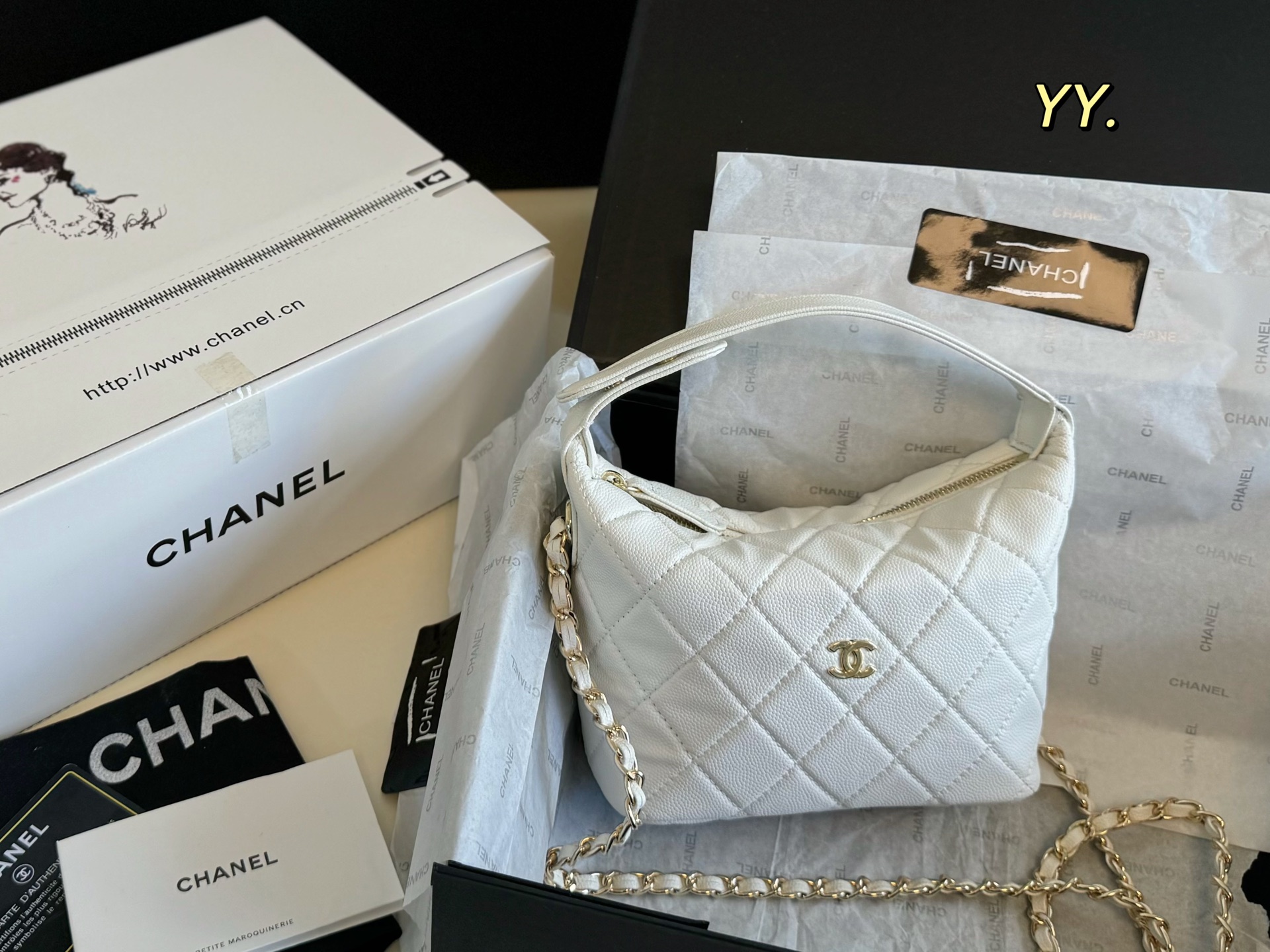 Chanel's new 25c hobo chain lunch box bag