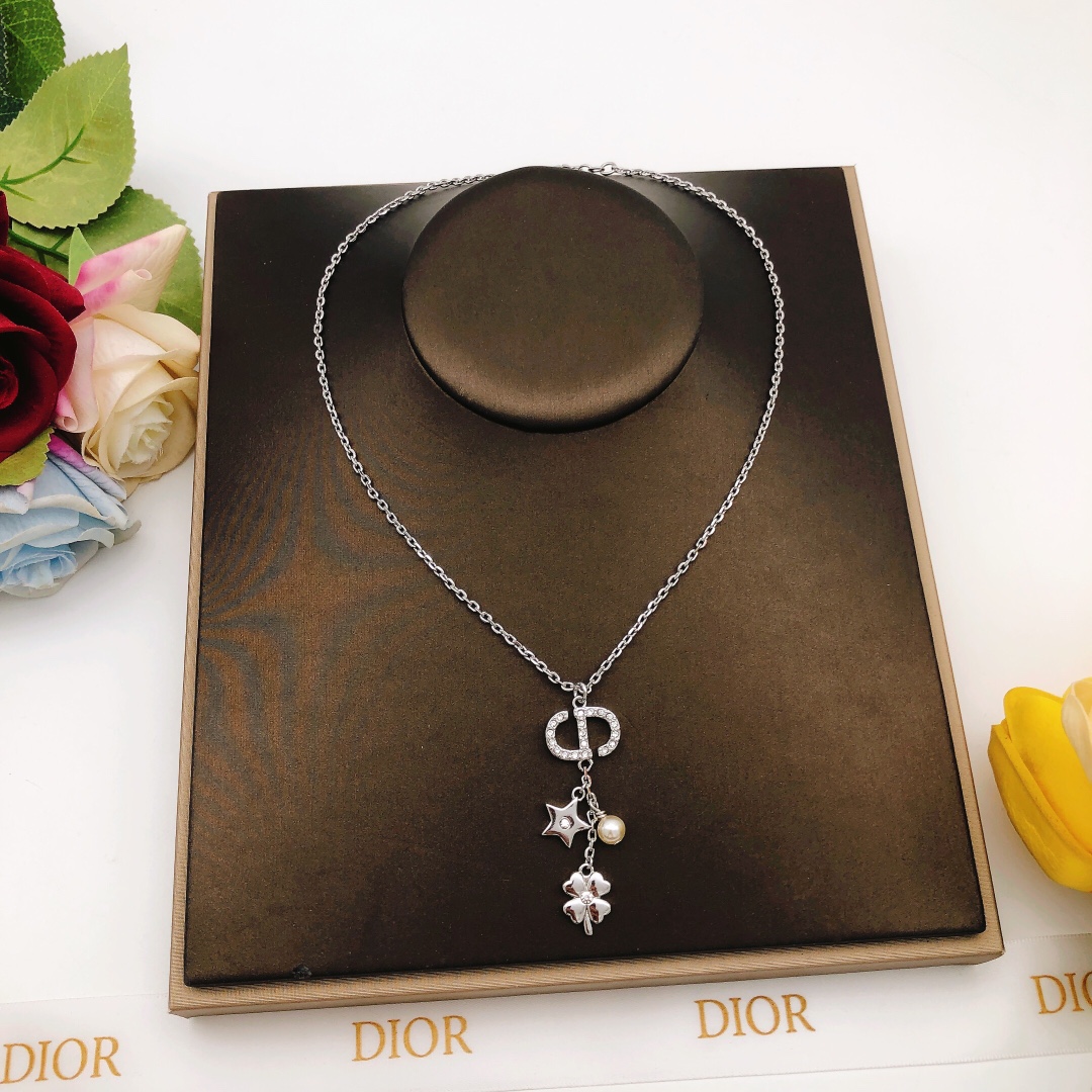 Dior new tassel four-leaf clover star necklace