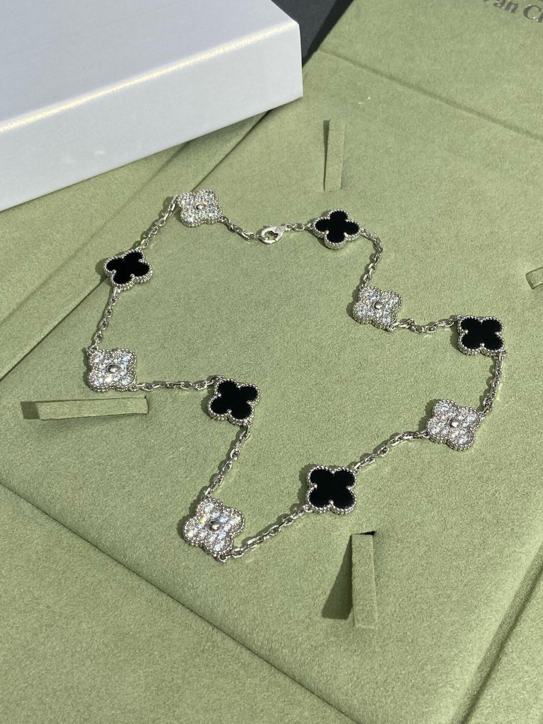Vca white gold 10 flower diamond black agate necklace