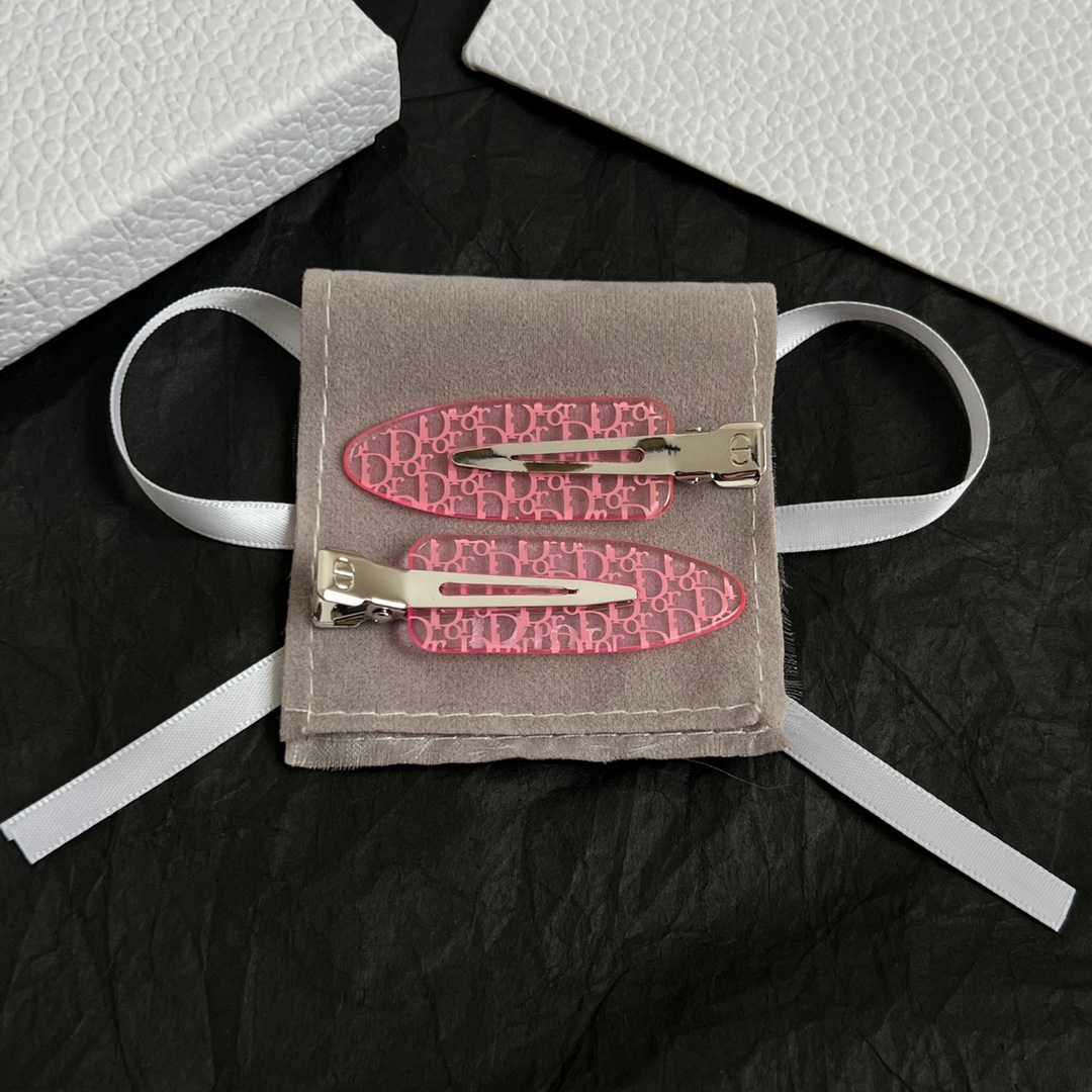 Dior hairpin sweet temperament