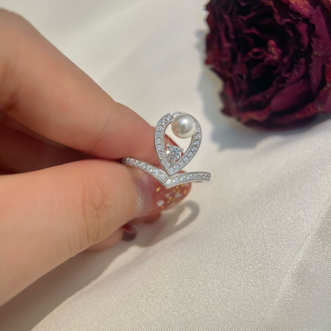 New Joséphine Aigrette diamond ring