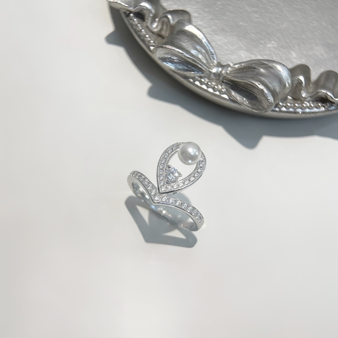 New Joséphine Aigrette diamond ring