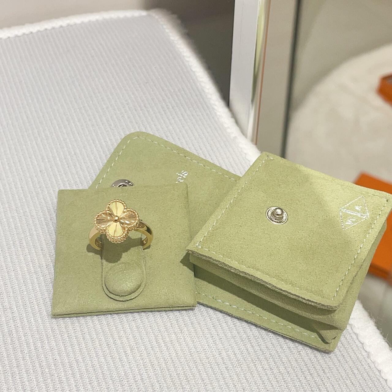 Van Cleef & Arpels four-leaf clover laser ring