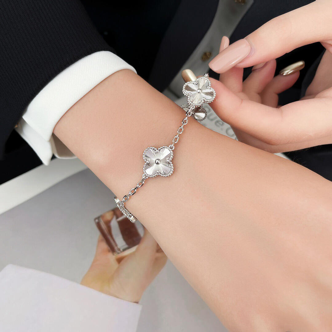 Van Cleef & Arpels white gold laser engraved four-leaf clover five-flower bracelet