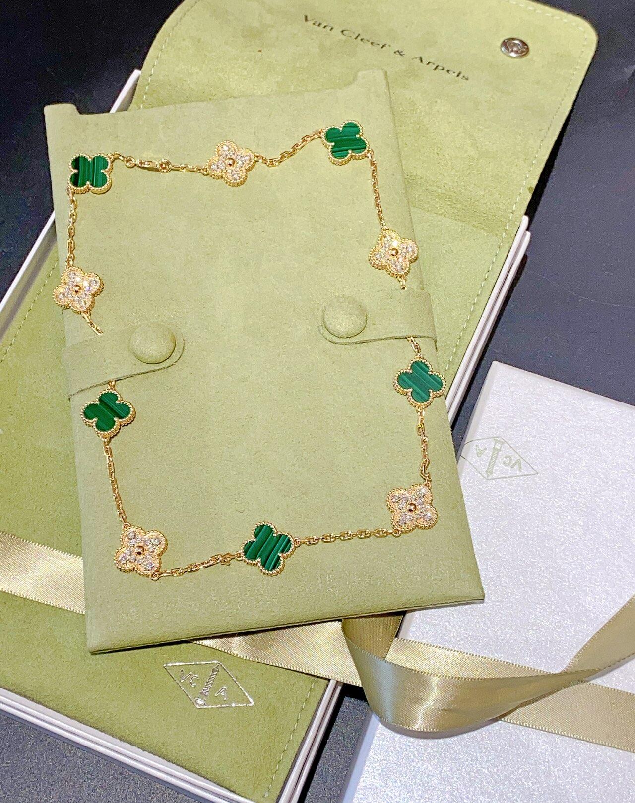 Van Cleef & Arpels 10-leaf clover diamond malachite necklace