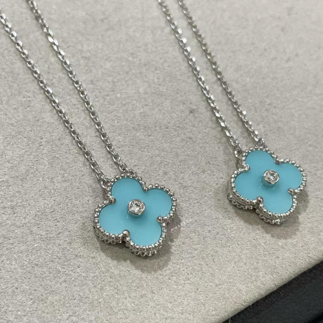 Van Cleef & Arpels white gold Christmas blue ceramic four-leaf clover single flower necklace