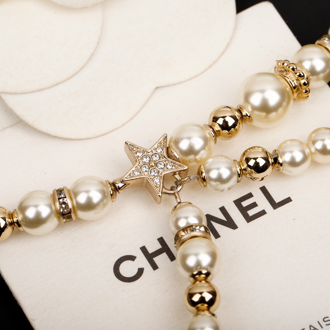Chanel five-pointed star waist necklace