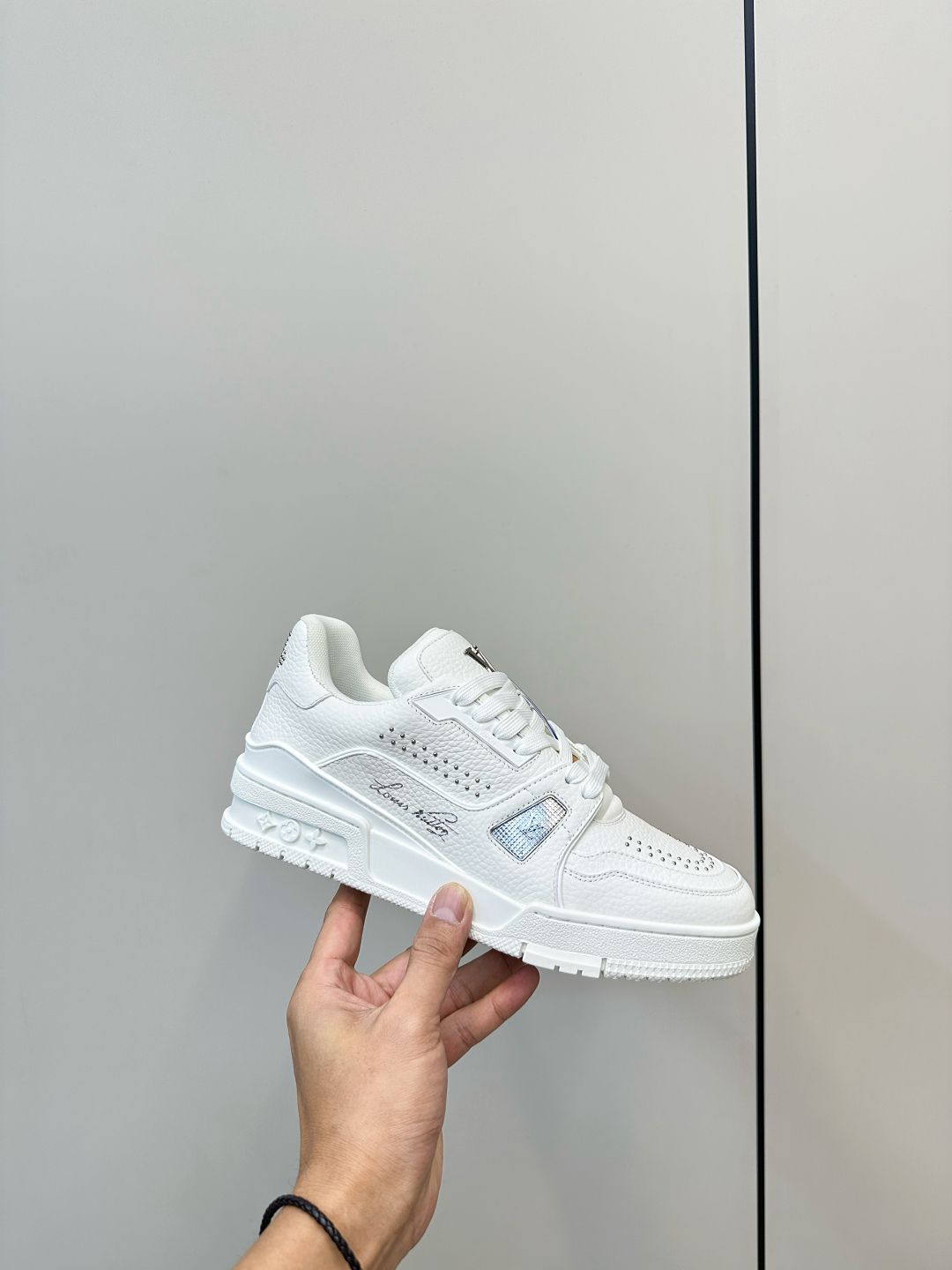 LV Trainer series of sneakers top quality