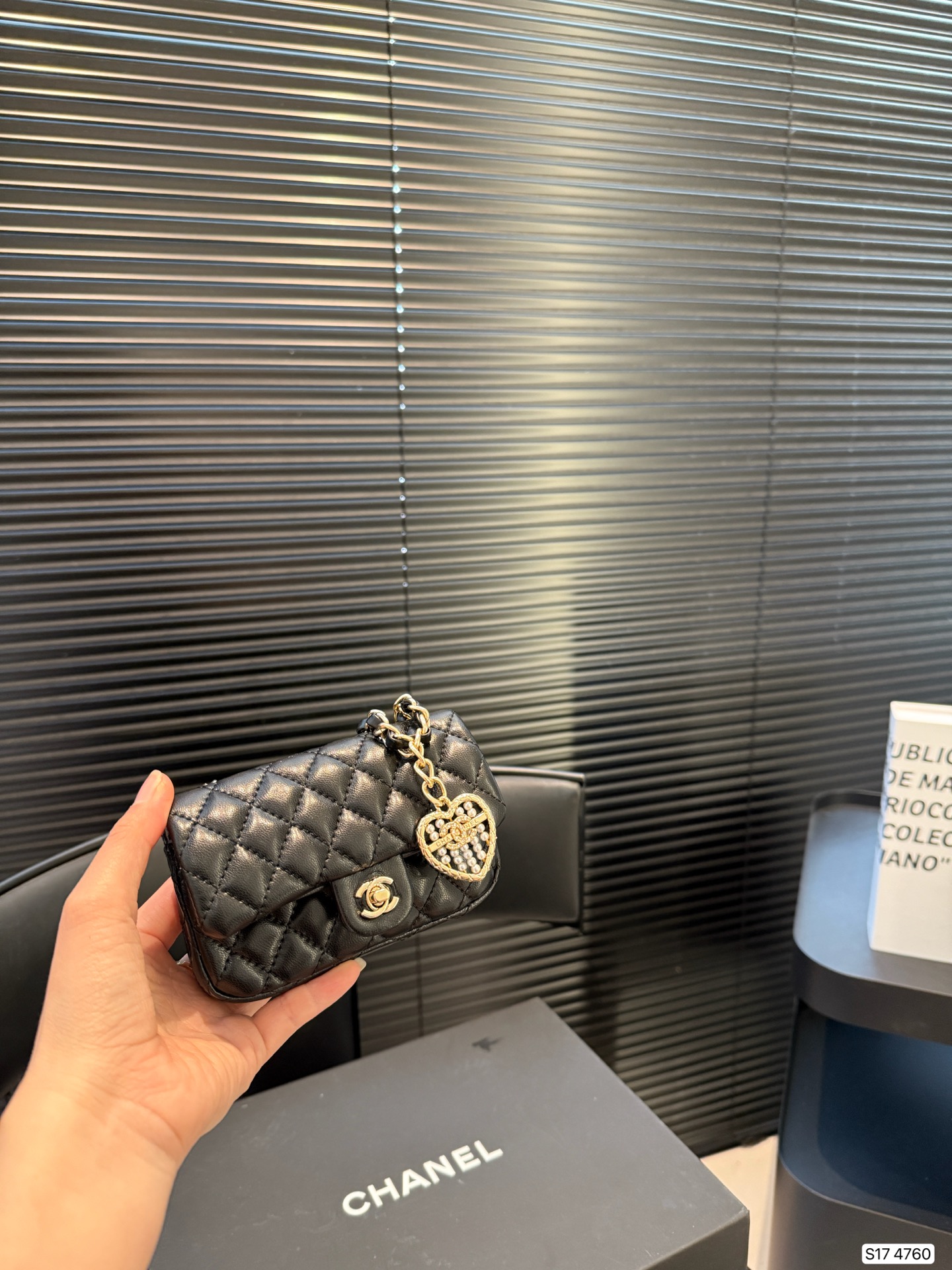 Chanel 25A pearl abacus bag coin purse