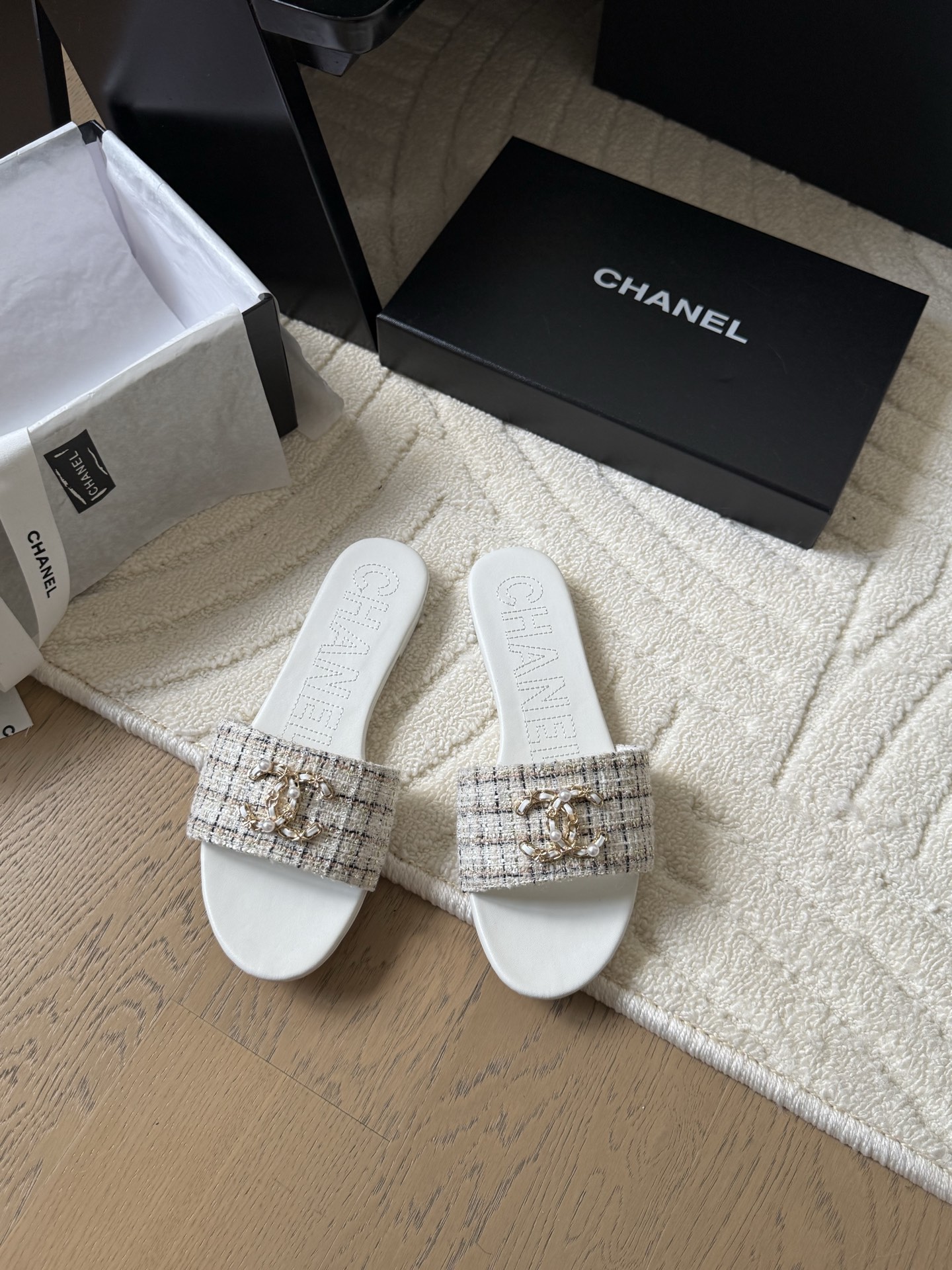 Chanel 25K new diamond slippers