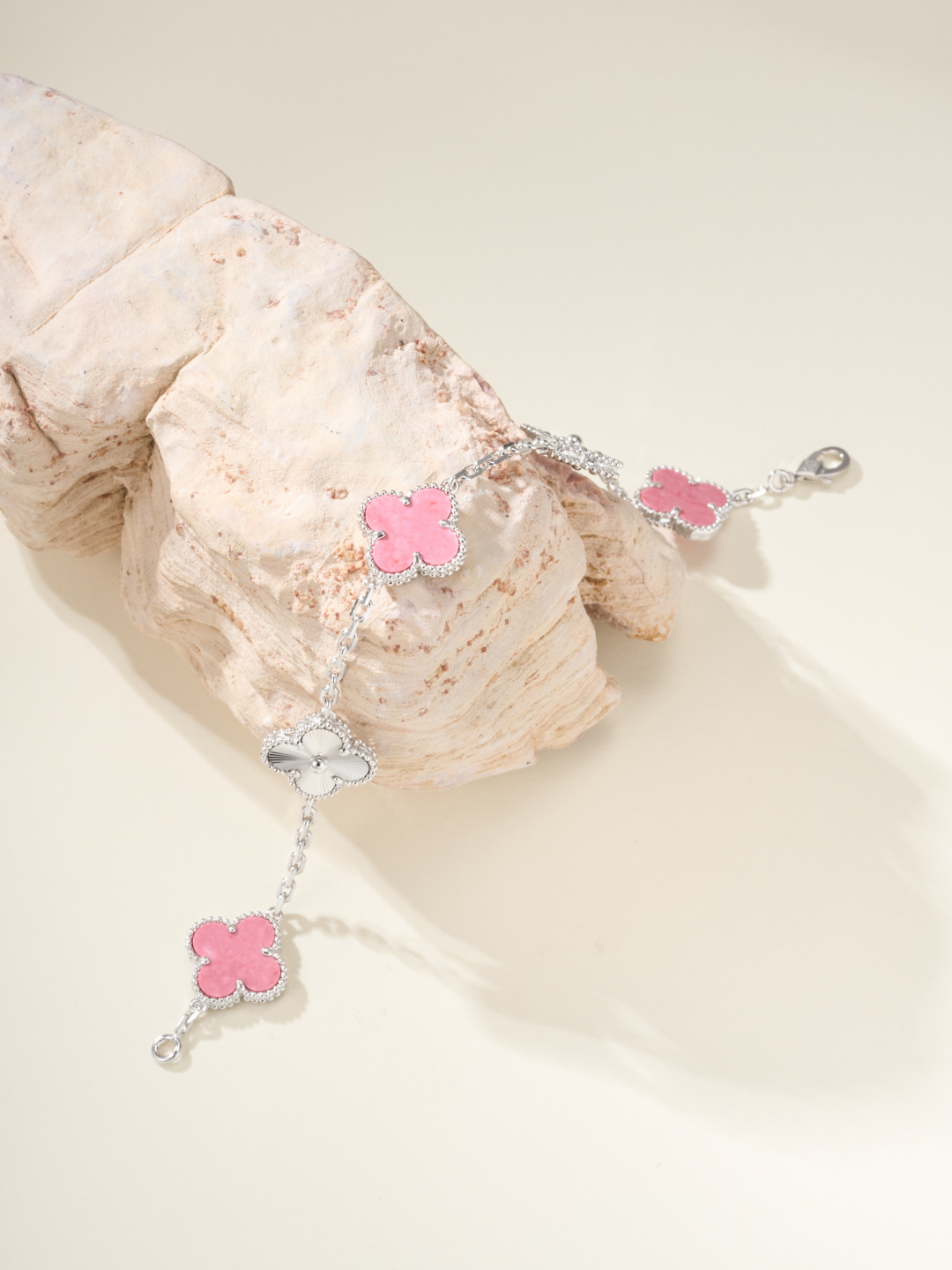 Van Cleef & Arpels carved rose stone five-flower bracelet