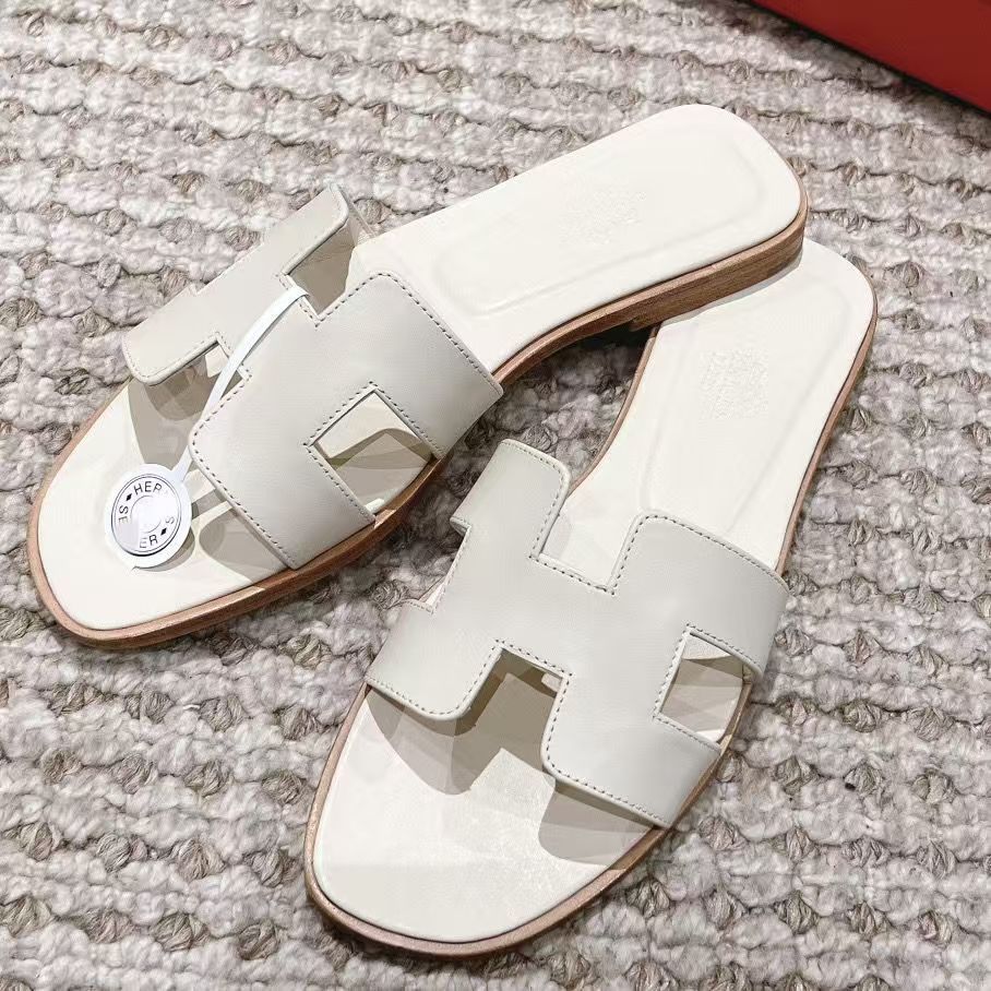 Hermès simple and stylish slippers
