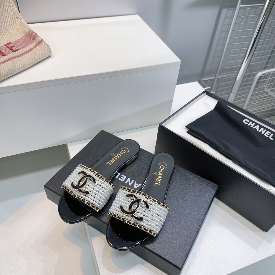 Top-quality Chanel Double C buckle pearl flat slippers