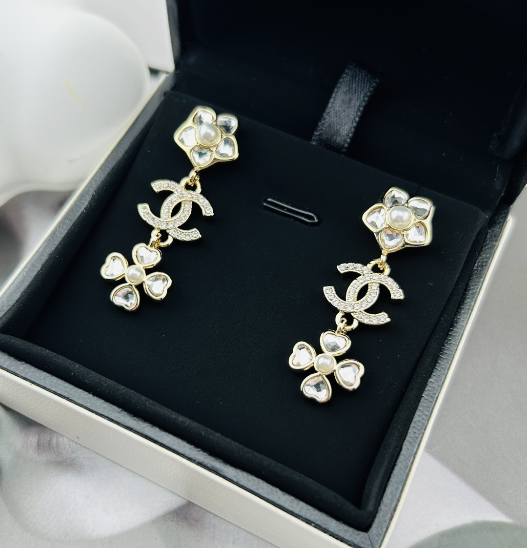 Chanel Elegant Simple Earrings