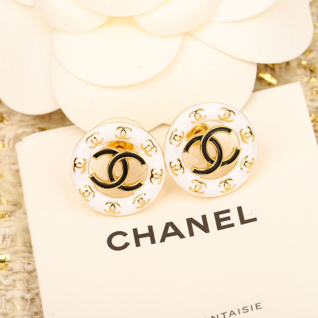 Chanel 24P black and white double C earrings