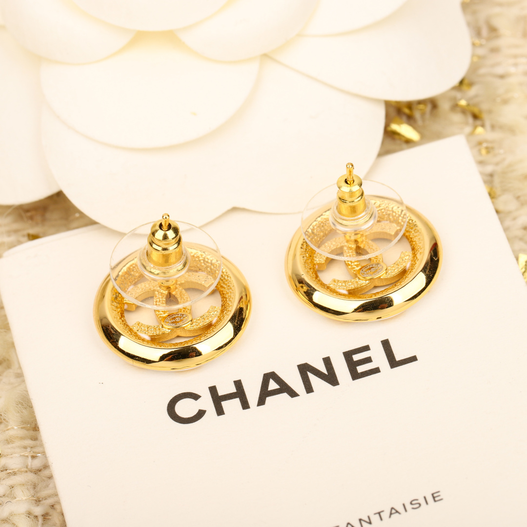 Chanel 24P black and white double C earrings