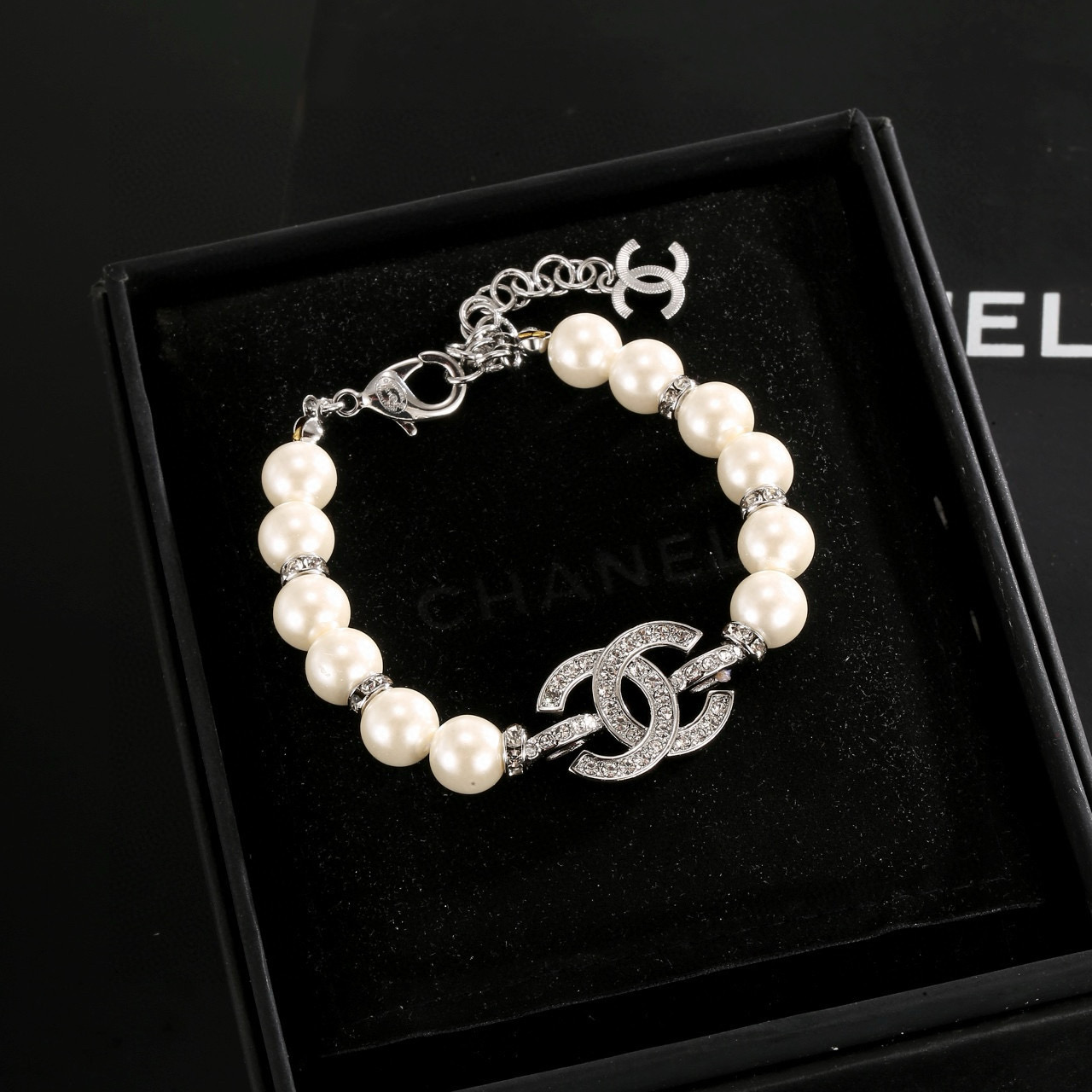 Chanel new pearl bracelet