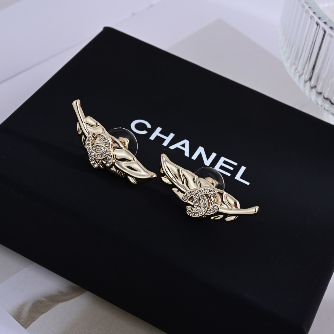 Chanel stylish earrings