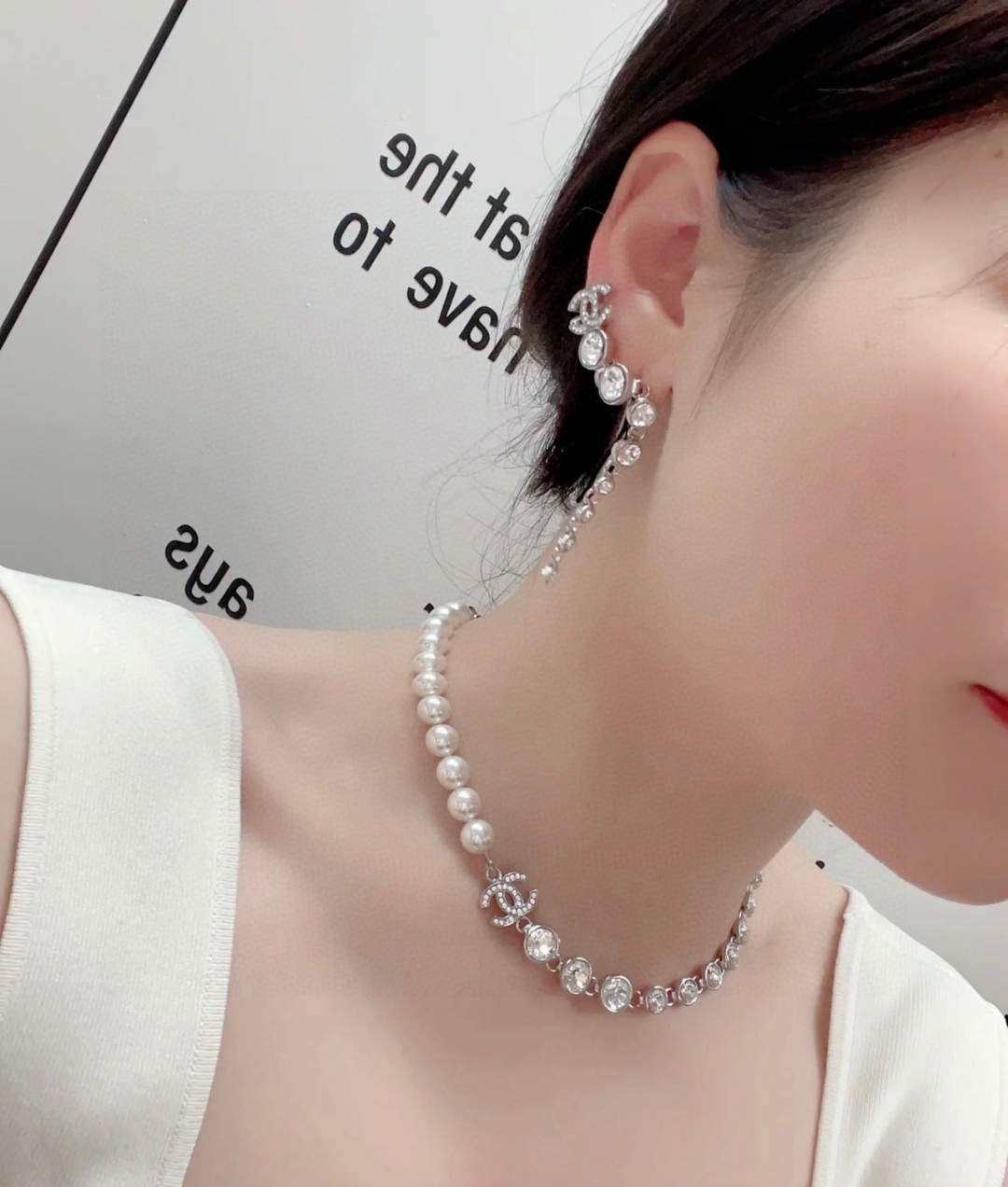 Chanel half diamond half bead choker necklace