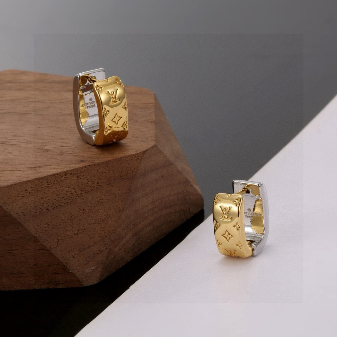 LV Four-Leaf Clover Hollow Twist Earrings