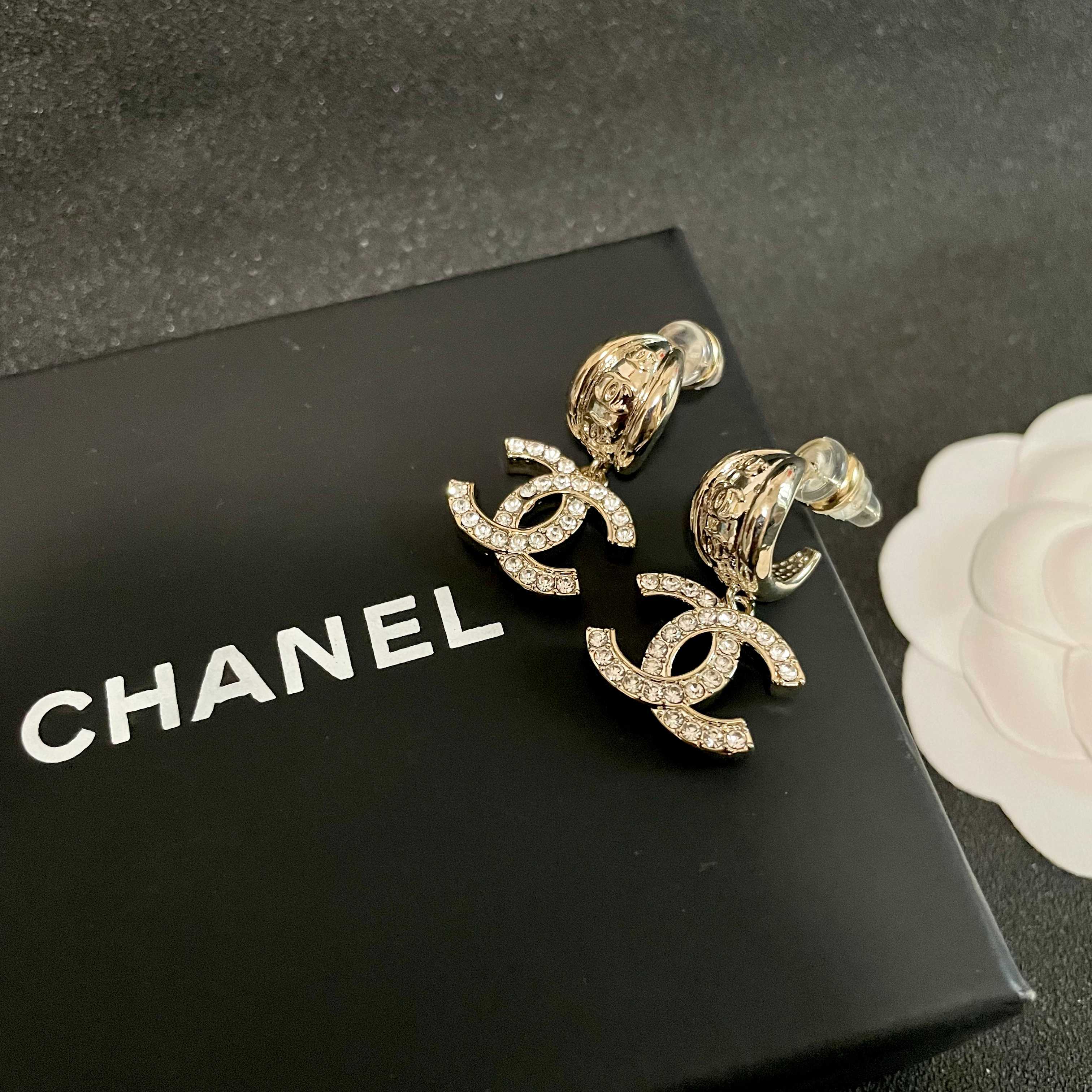Chanel Fashion Earrings