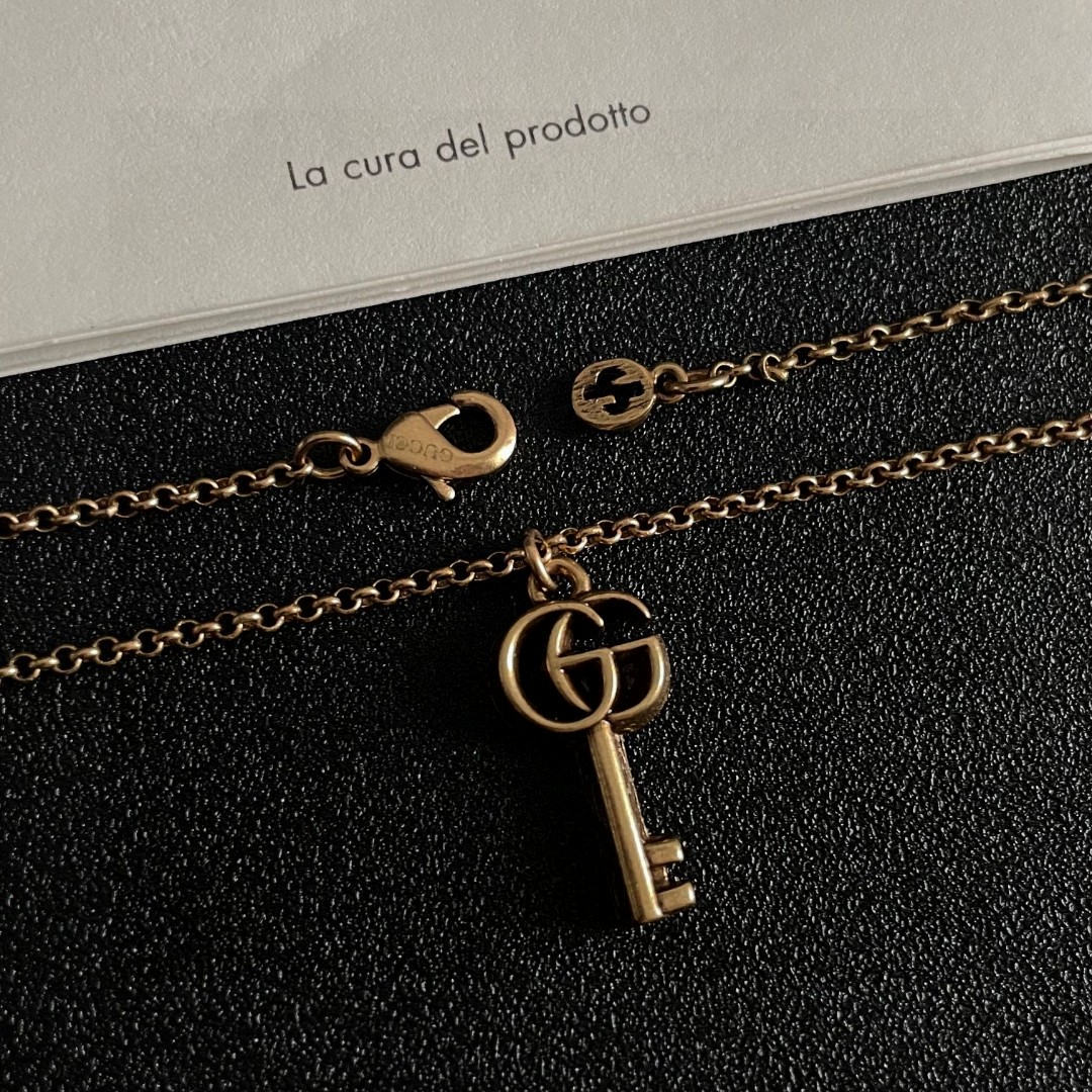 Gucci classic Double G key necklace