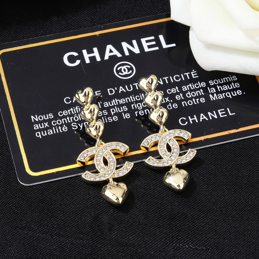 Chanel's new earrings