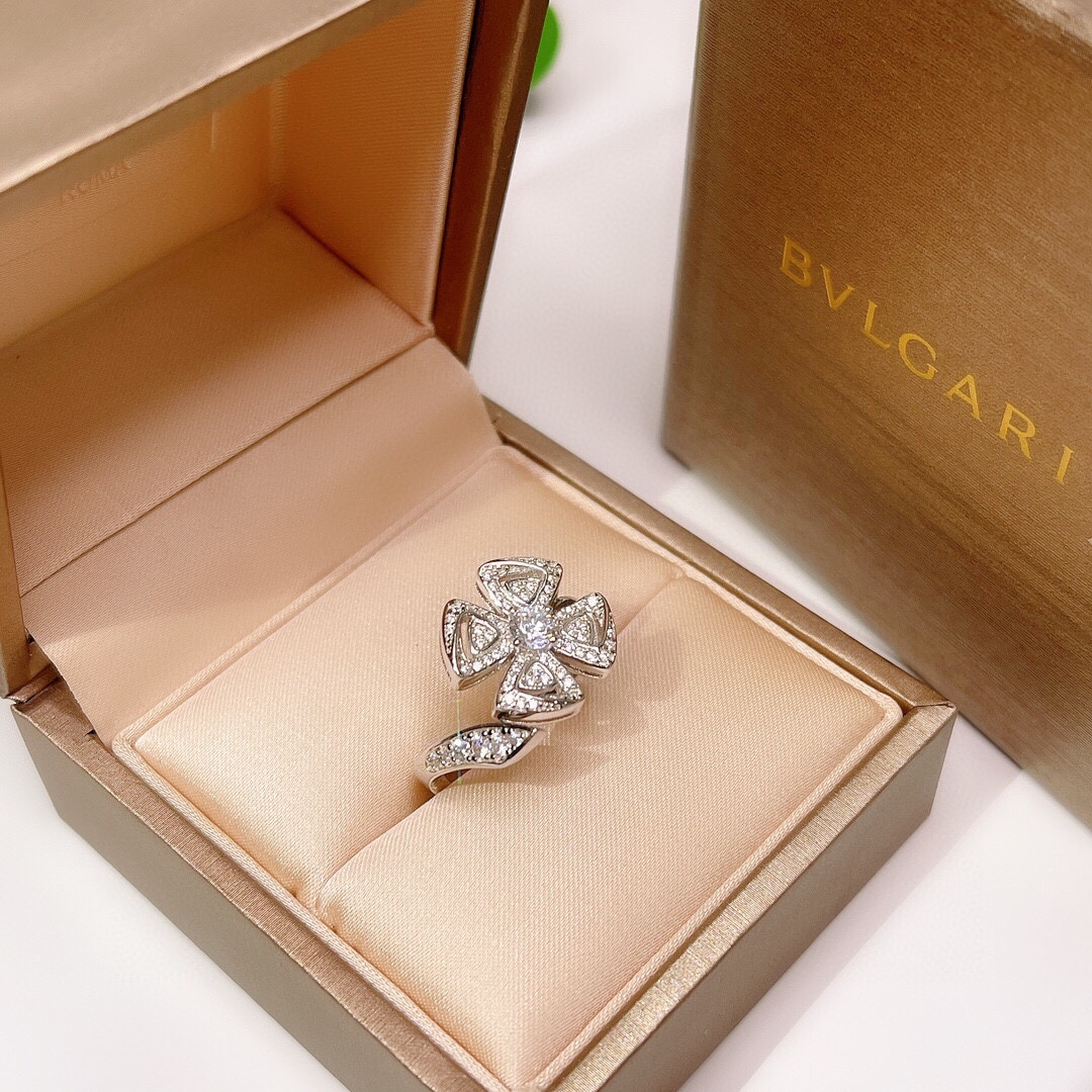 Bulgari Flower Diamond Ring