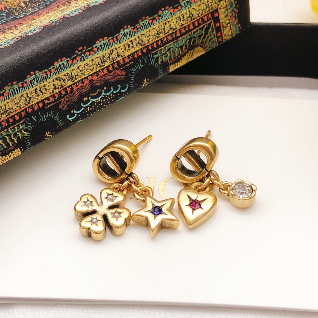 Dior star heart earrings