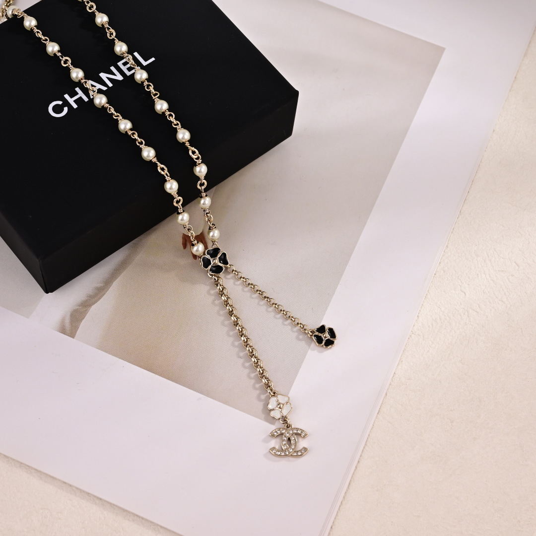 Chanel four-leaf clover embellished necklace