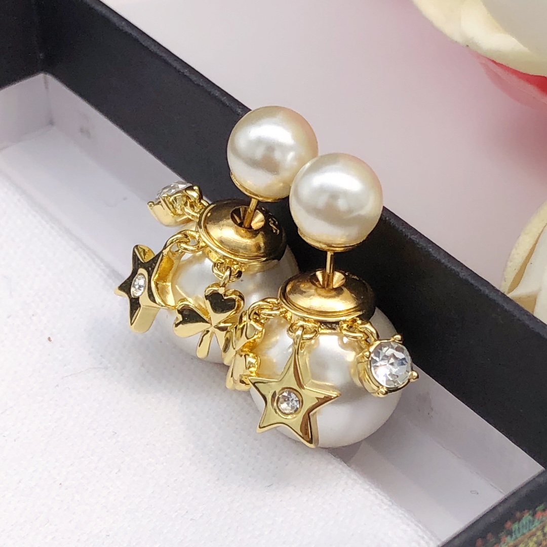 Dior large and small pearl earrings