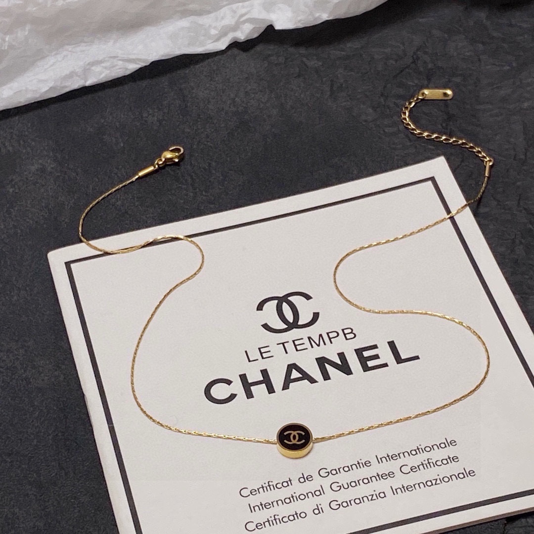 Chanel Black and White Double-Sided Thin Necklace