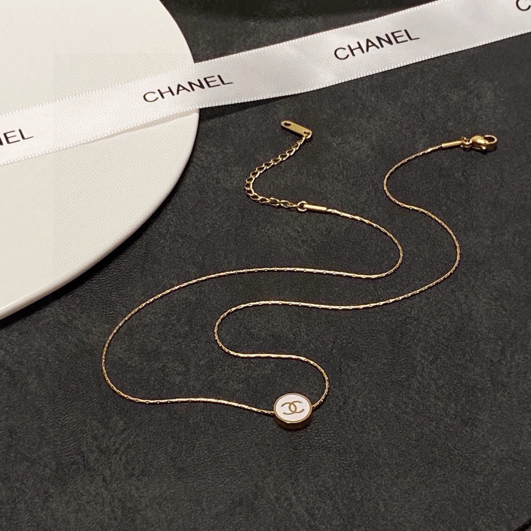 Chanel Black and White Double-Sided Thin Necklace