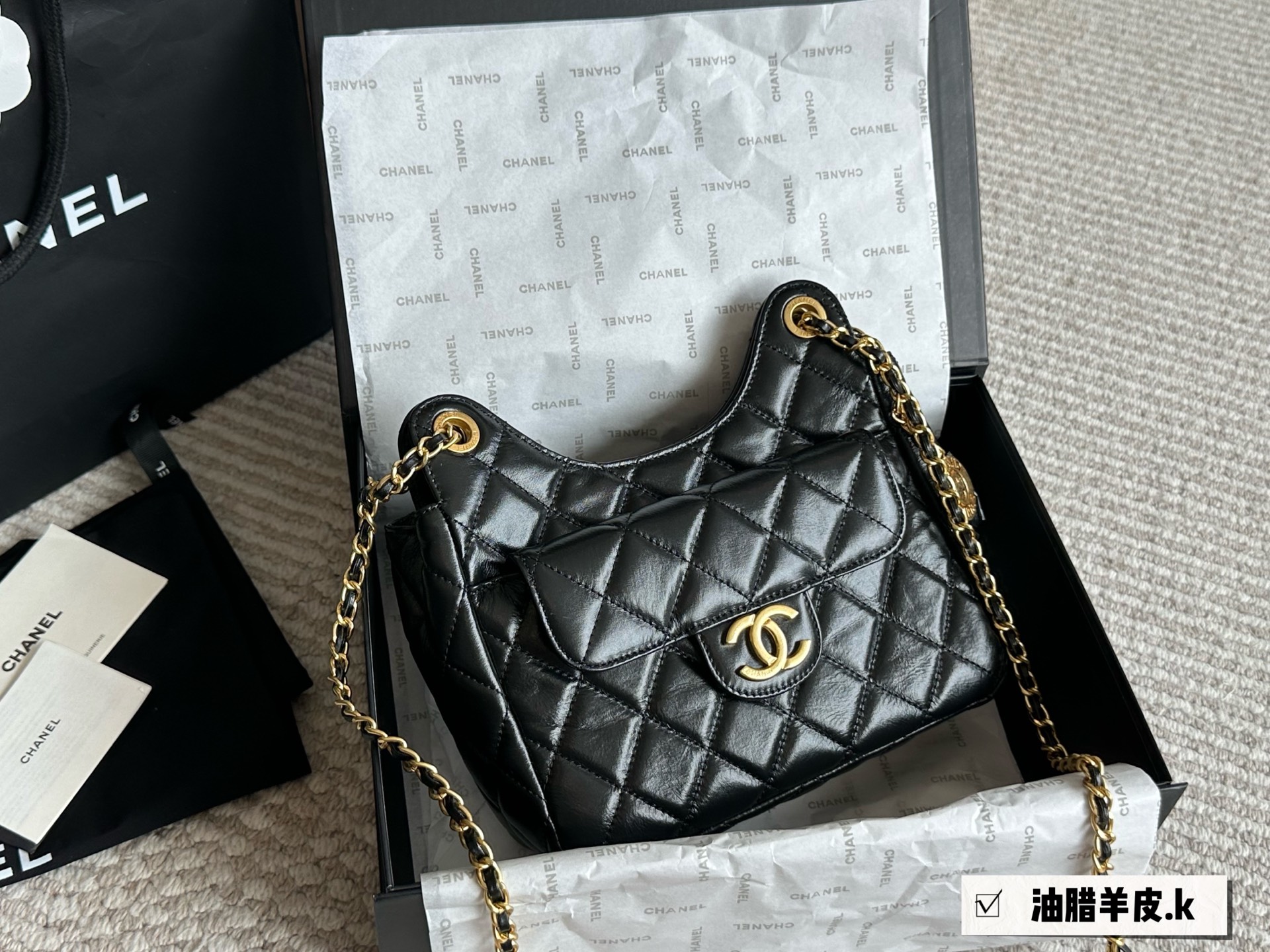 Chanel waxed leather shoulder bag