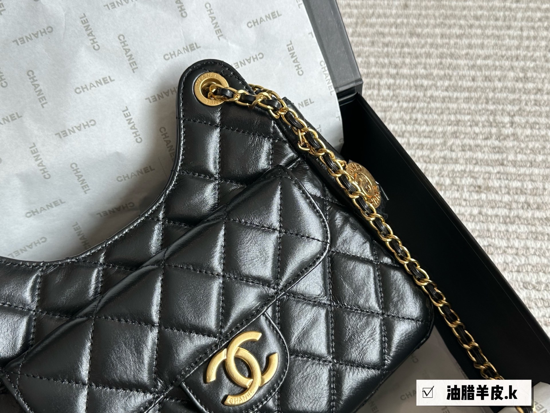 Chanel waxed leather shoulder bag
