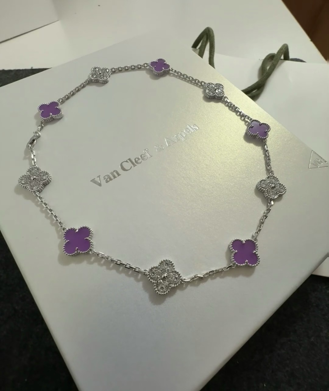 Van Cleef & Arpels white gold 10 flower purple chalcedony diamond necklace