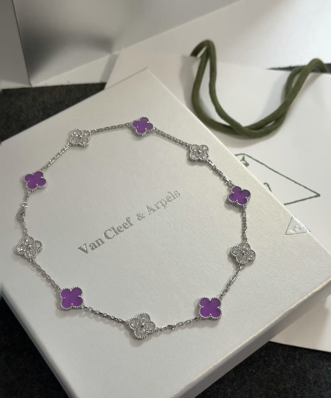 Van Cleef & Arpels white gold 10 flower purple chalcedony diamond necklace