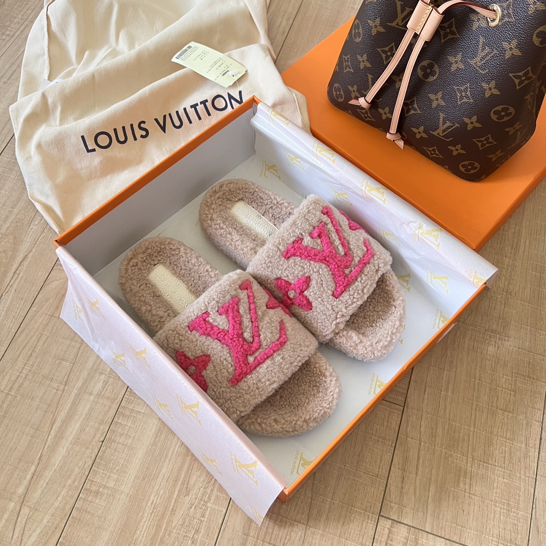 LV Fall/Winter Lambswool Slippers