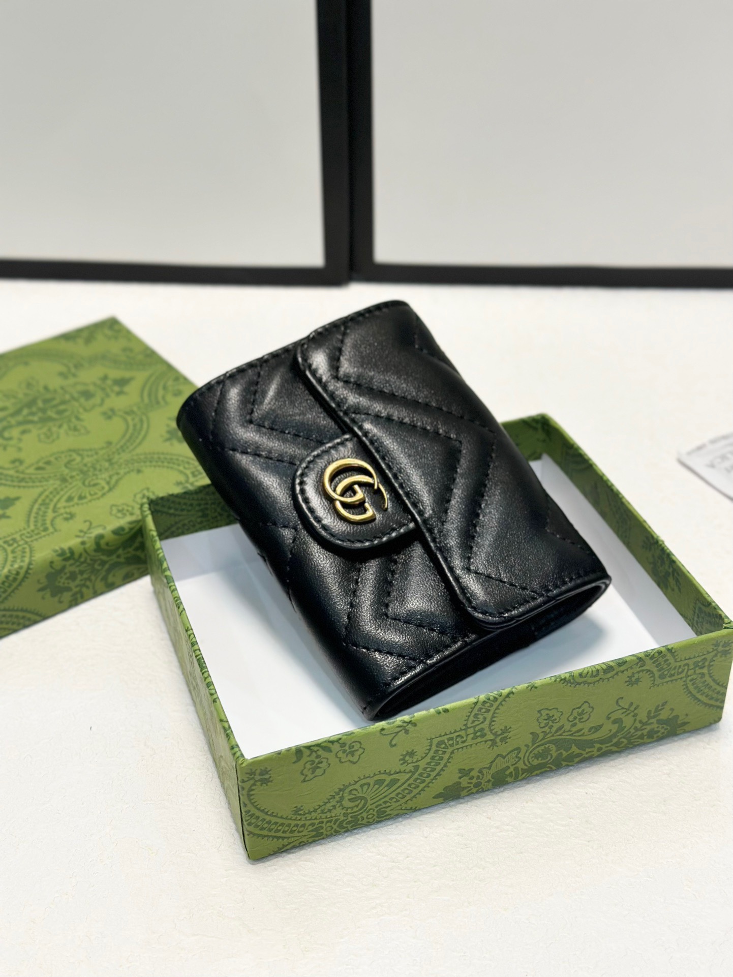 Gucci's new card holder