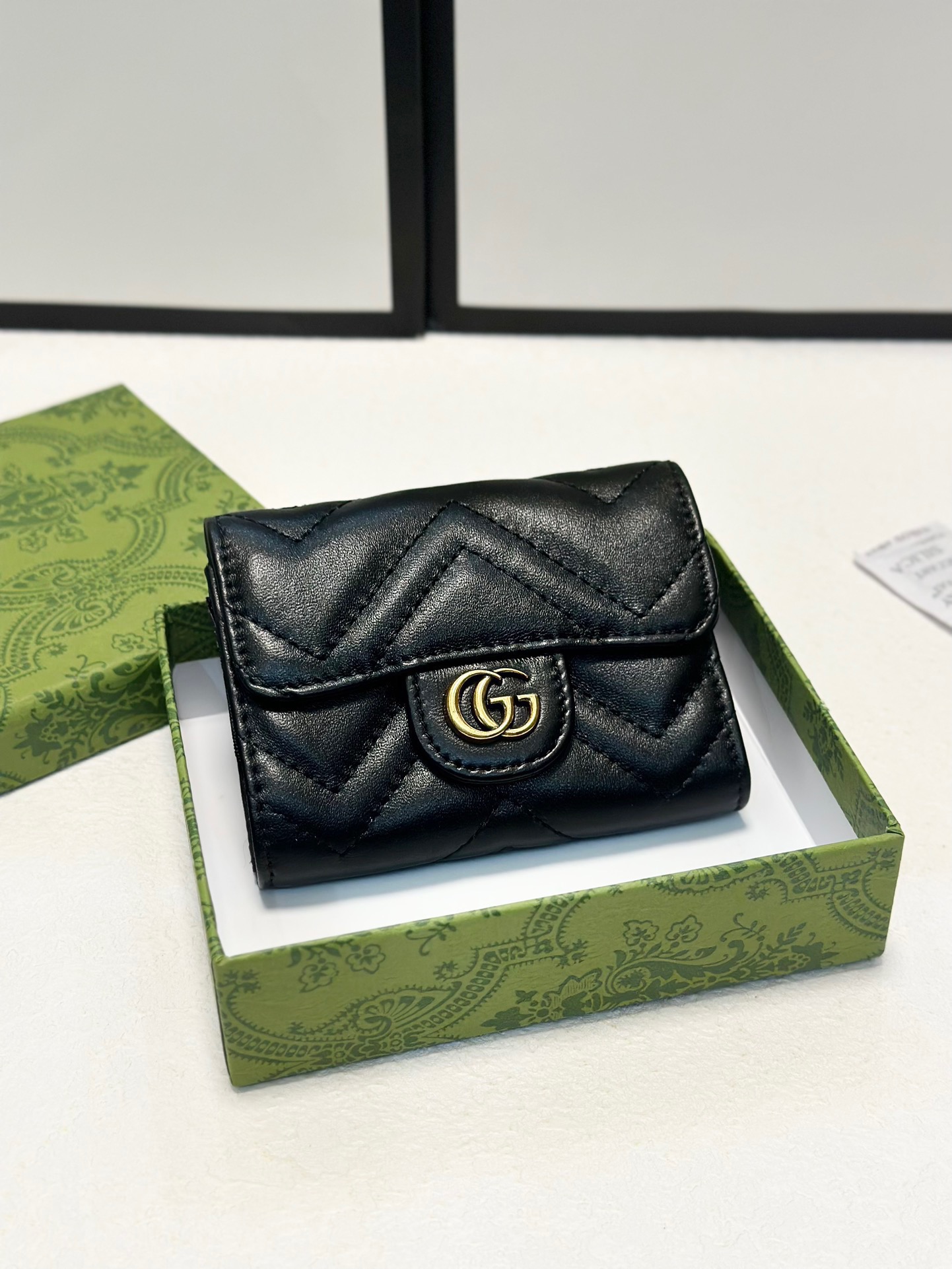 Gucci's new card holder