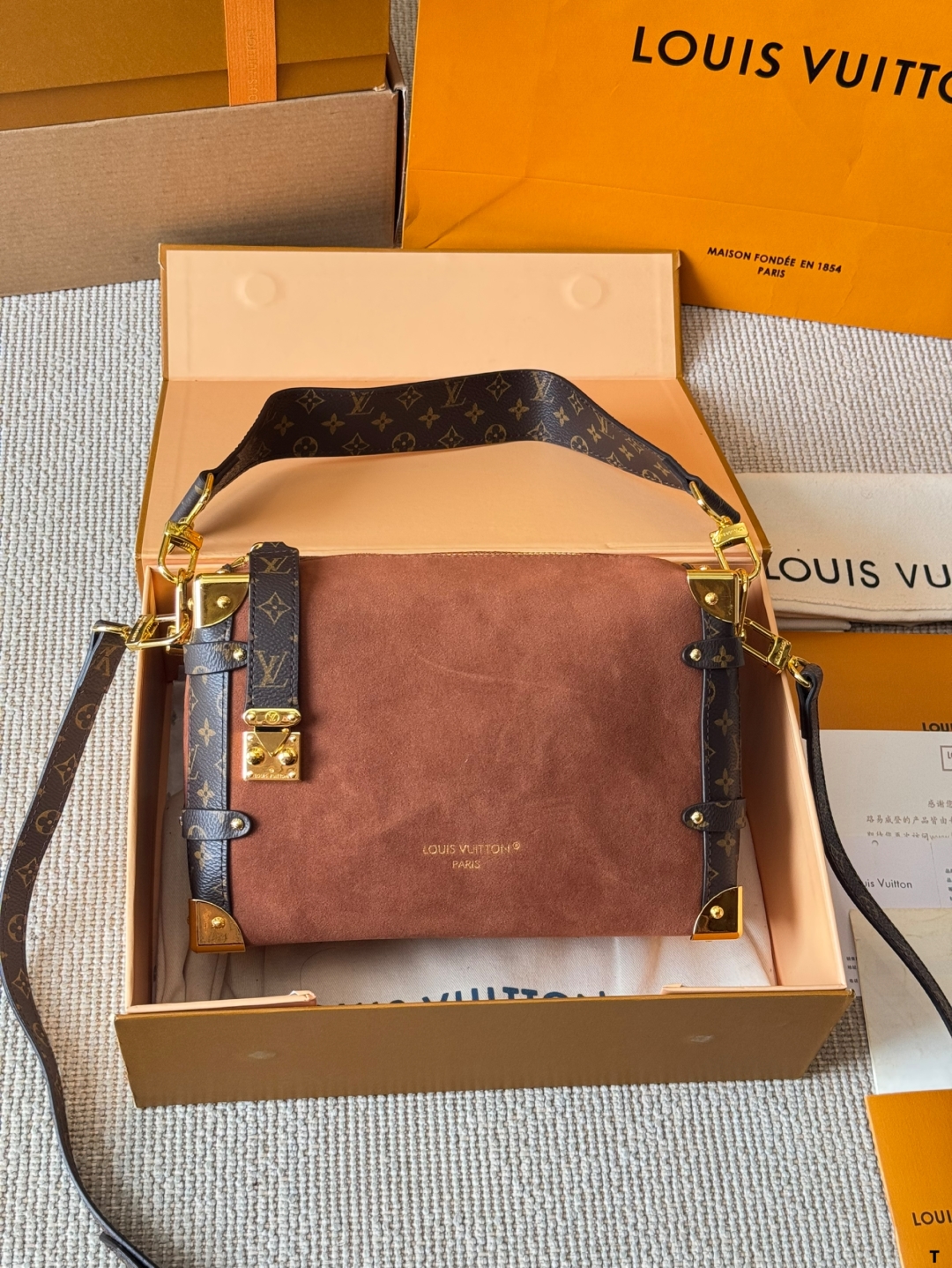 LV Flight Mode Box Bag